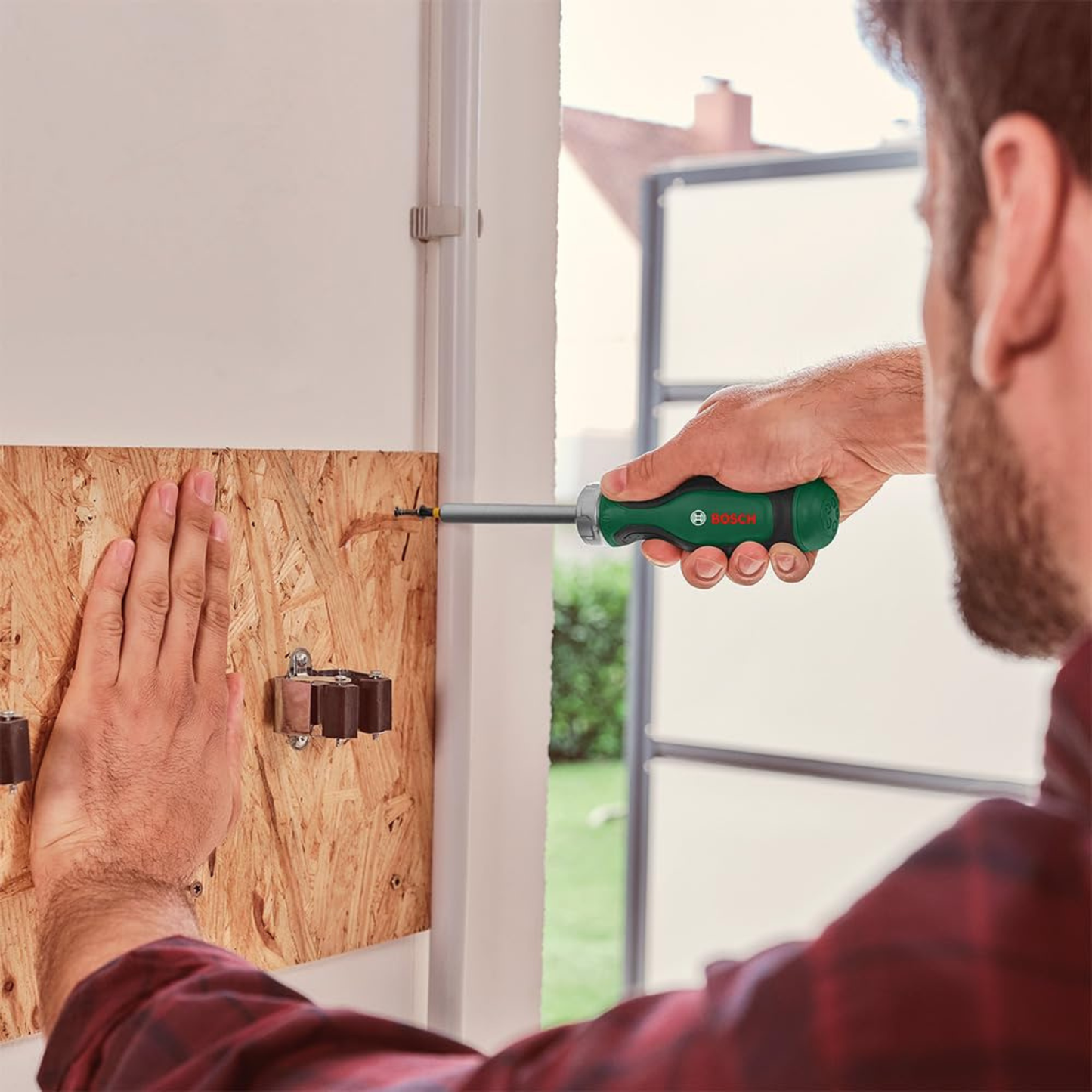 Bosch Ratchet Screwdriver with 12 Interchangeable Bits